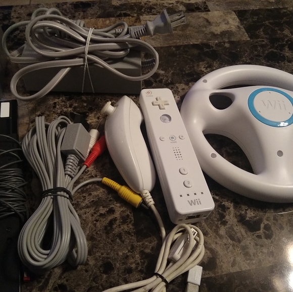 Nintendo Wii Console Bundle RVL-001 GameCube Compatible Cords Remotes Tested - Picture 3 of 5